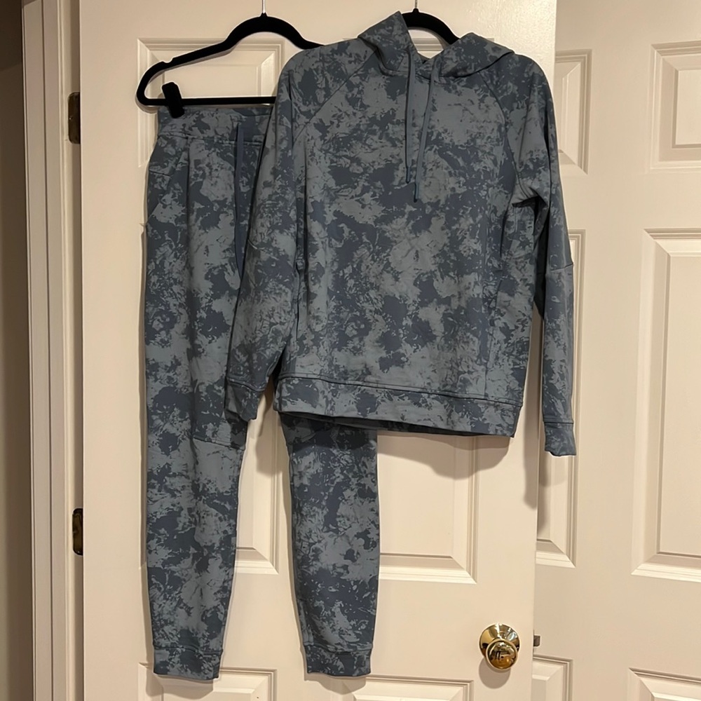 Lululemon sweat set.